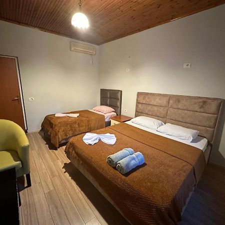 Eden Hostel Tirana Exterior photo