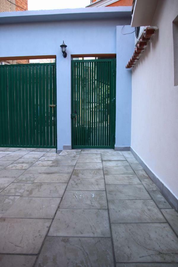 Eden Hostel Tirana Exterior photo